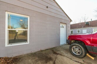 1345 N Lewis Pl in Tulsa, OK - Building Photo - Building Photo
