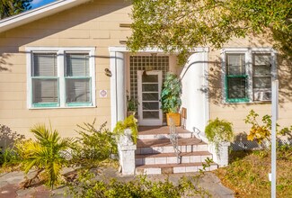 1057 7th Ave N in St. Petersburg, FL - Foto de edificio - Building Photo