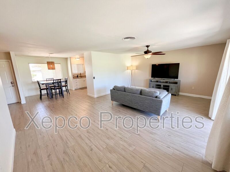 77665 Michigan Dr in Palm Desert, CA - Building Photo