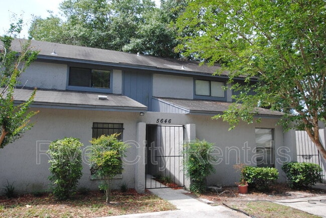 5646 Greatpine Ln N in Jacksonville, FL - Building Photo - Building Photo