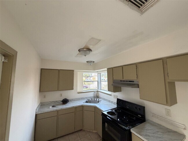 13139 Pebblewalk Cir S in Houston, TX - Foto de edificio - Building Photo