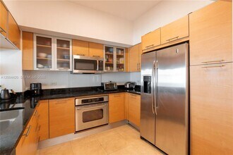 31 SE 5th St, Unit 4121 in Miami, FL - Building Photo - Building Photo