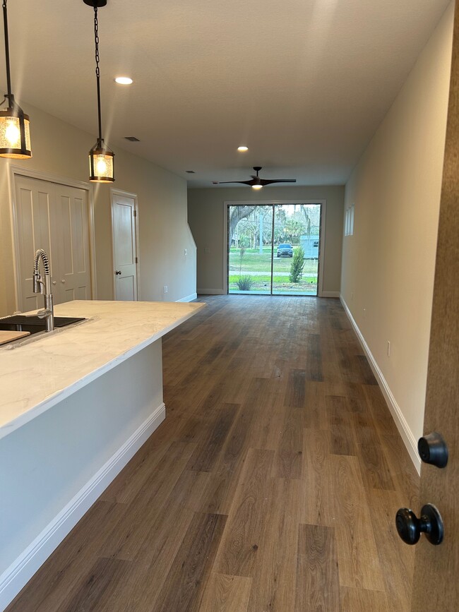 206 W Fox St in Hastings, FL - Building Photo - Building Photo