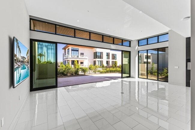 6587 N Palmeraie Blvd, Unit Unit 2003 in Paradise Valley, AZ - Building Photo - Building Photo