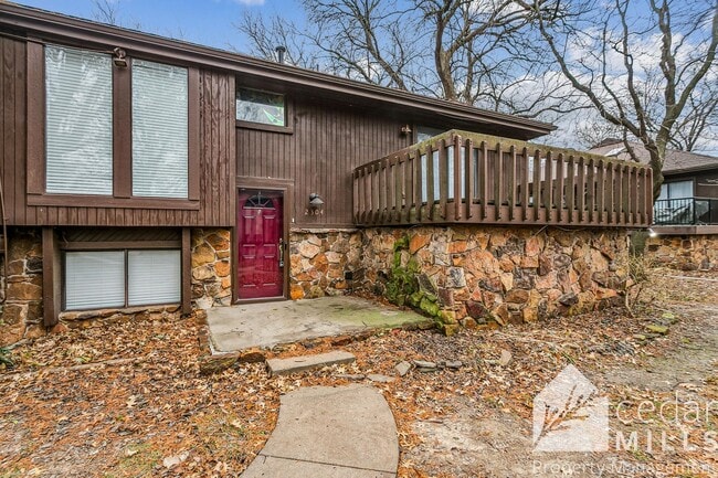 property at 2421 S Yellowstone St