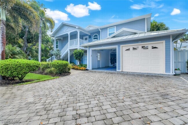 376 3rd St S in Naples, FL - Building Photo - Building Photo