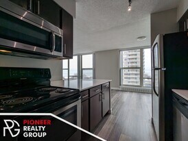 5556 N Sheridan Rd, Unit 5600-10A in Chicago, IL - Building Photo