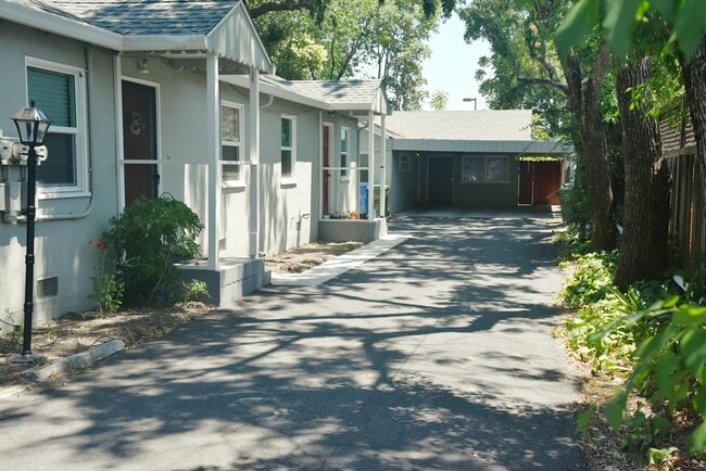 16 Pleasant Valley Dr, Unit 16 Pleasant Valley Dr