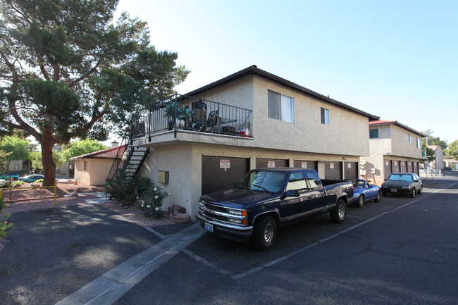 1314 Hacienda Ave in Las Vegas, NV - Building Photo - Building Photo