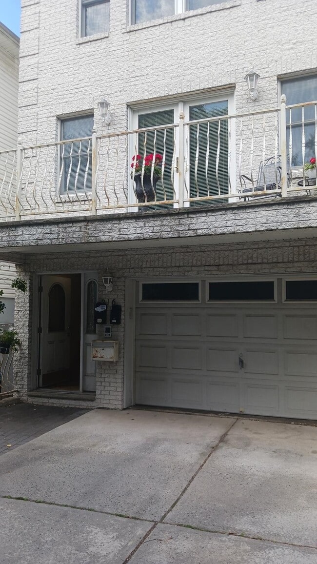 property at 316 Linden Ave