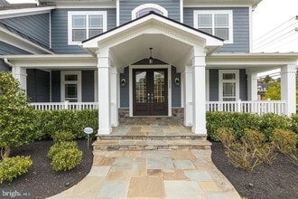 6829 Rosemont Dr in McLean, VA - Building Photo - Building Photo