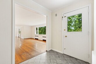 18 Hemlock Dr in Greenwich, CT - Building Photo - Building Photo