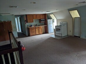 17 Turntable Jct, Unit 17 ttj in Flemington, NJ - Building Photo - Building Photo