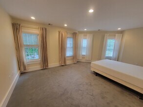 1404 Centre St, Unit 1 in Newton, MA - Building Photo - Building Photo