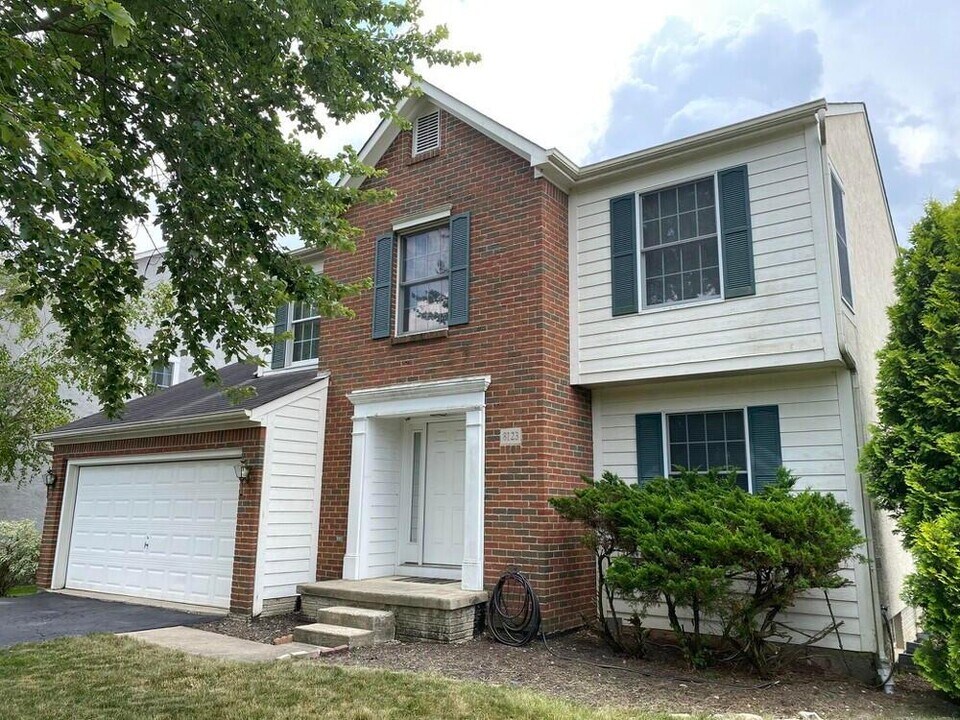 8123 Shannon Glen Blvd in Dublin, OH - Building Photo