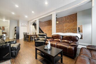 1008 Sarah St in Pittsburgh, PA - Building Photo - Building Photo