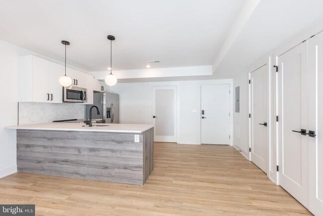 property at 629 W Girard Ave