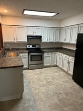 2970 Sandhill Rd in Mason, MI - Foto de edificio - Building Photo