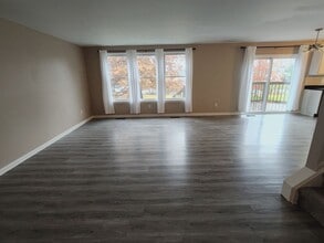 5184 Meadow Crest Cir in Holly, MI - Foto de edificio - Building Photo