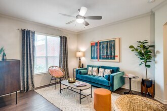 12599 Briar Forest Dr in Houston, TX - Building Photo - Building Photo