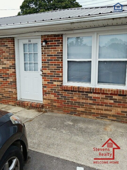 702 Couch St, Unit 30 in McMinnville, TN - Foto de edificio