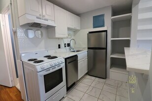 39 Irving St in Boston, MA - Building Photo