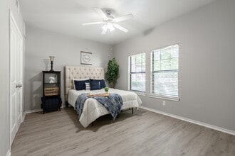 Aventine at Kessler in Dallas, TX - Building Photo - Interior Photo
