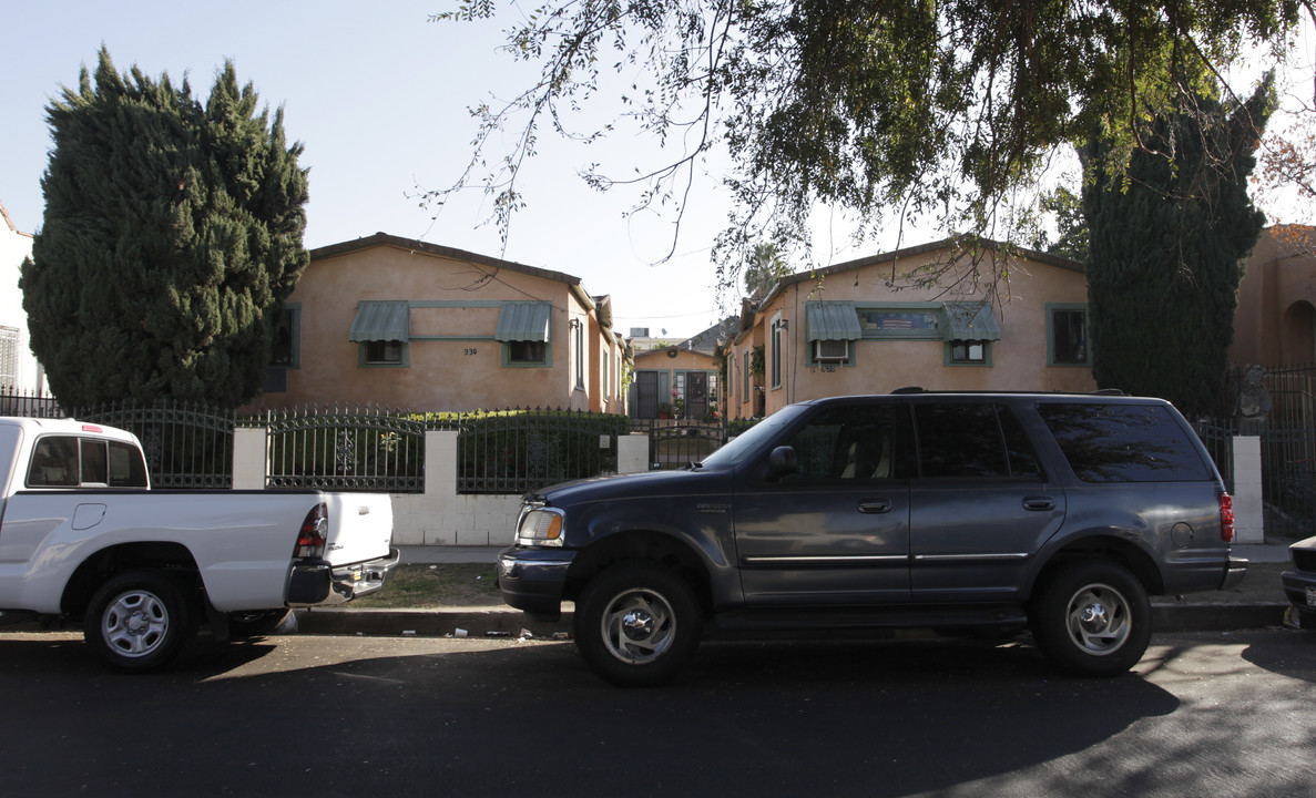 920-930 Madison Ave in Los Angeles, CA - Building Photo