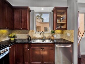 11280 La Maida St in Los Angeles, CA - Building Photo - Building Photo