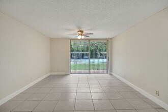 10773 Cleary Blvd in Plantation, FL - Building Photo - Building Photo