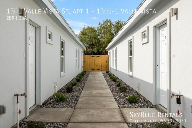 1301 Valle Vista St