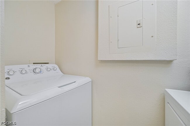 property at 8920 Colonnades Ct E