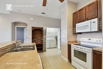 1019 Green Gate Blvd in Groveland, FL - Building Photo - Building Photo