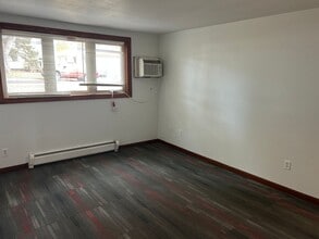 417 S Highland Ave in Sioux Falls, SD - Building Photo - Building Photo