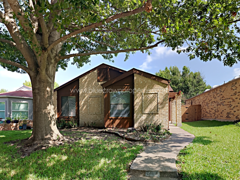 227 Wilderness Trail in Mesquite, TX - Foto de edificio