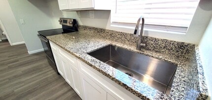 1605 Aurora Dr in El Centro, CA - Building Photo - Building Photo