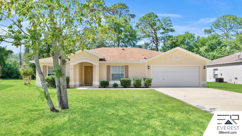15 Firtree Ln in Palm Coast, FL - Building Photo