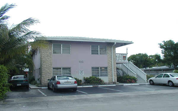 310 NE 15th Ave in Fort Lauderdale, FL - Building Photo