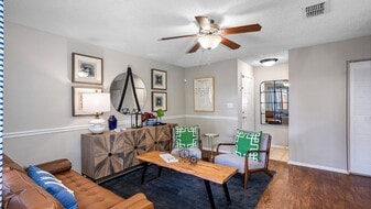 Winthrop West in Riverview, FL - Building Photo