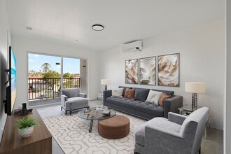 Highland Pacifica Apartments in National City, CA - Foto de edificio - Building Photo