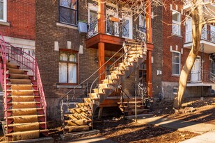 2530-2538 Sheppard St in Montréal, QC - Building Photo