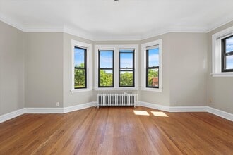 44 Lawton Rd in Riverside, IL - Building Photo - Building Photo