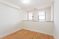 1706 Fontain St photo'