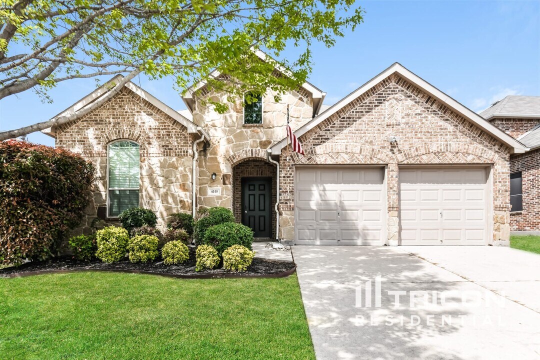 6105 Tilapia Dr in Fort Worth, TX - Building Photo