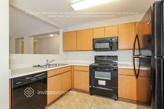 11542 W Flores Dr in El Mirage, AZ - Foto de edificio - Building Photo