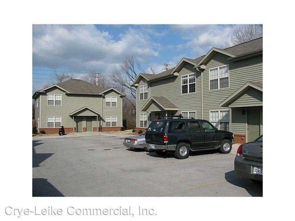 1446 W Netherland Way in Fayetteville, AR - Building Photo