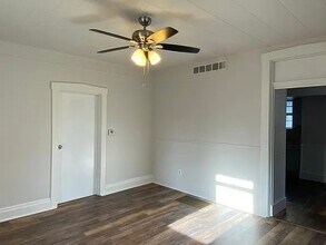 1201 N Charles St in Belleville, IL - Building Photo - Building Photo