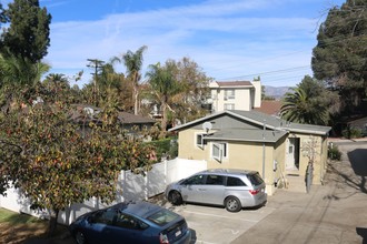 416 E Cypress St, Unit D in Glendale, CA - Building Photo - Building Photo