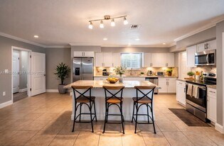 19835 NE 11th Ct in Miami, FL - Building Photo