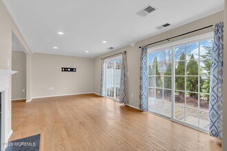 63 Dover Ct in Tinton Falls, NJ - Building Photo - Building Photo